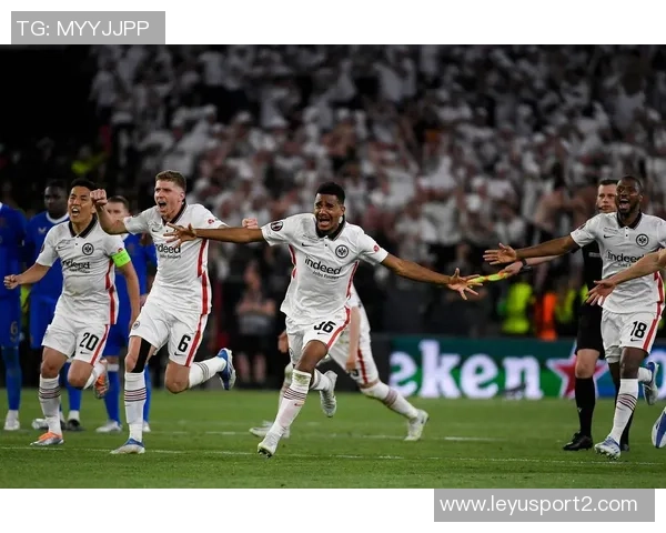 德天空报道法兰克福计划今夏引进阿贾克斯17岁中场新星斯图尔 德天空报道法兰克福计划今夏引进阿贾克斯17岁中场新星斯图尔