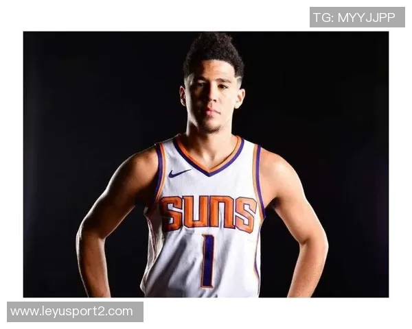 布克谈迈阿密天气变化迅速表示自己并未过于关注阴雨情况